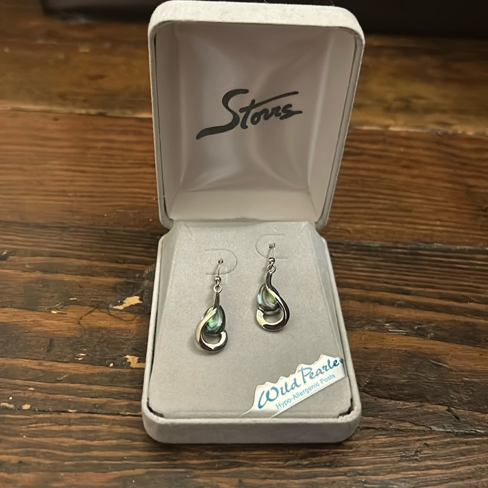 NIB Storrs Wild Pearle earrings